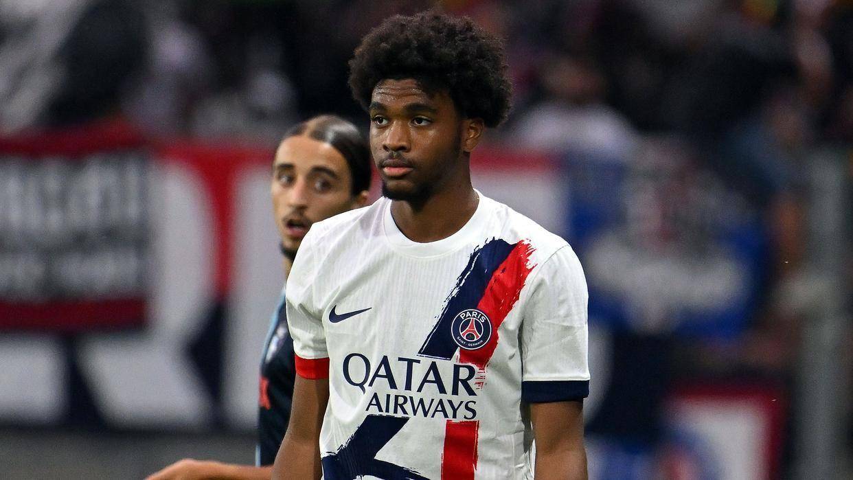 关于比利亚雷亚尔临场应变备战意甲姆巴佩在切尔西比赛中大胜，凯恩在快船比赛中刷新纪录都惊呆了的信息